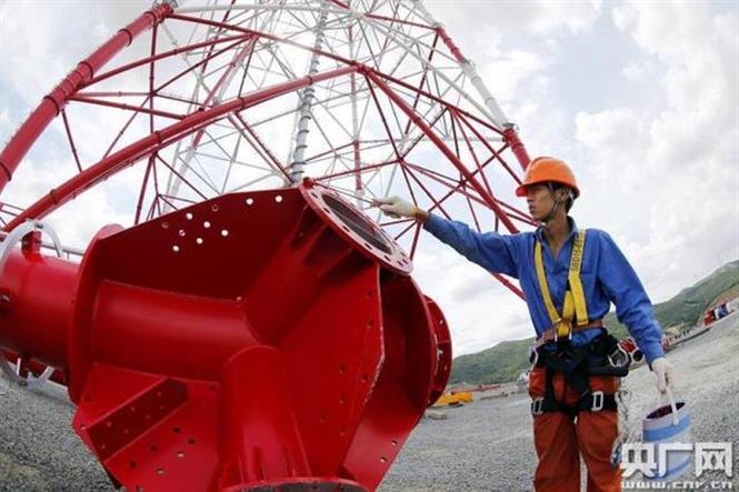 世界最高輸電鐵塔完成石墨烯涂料噴刷